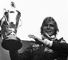 James Hunt – Wikipédia, a enciclopédia livre.